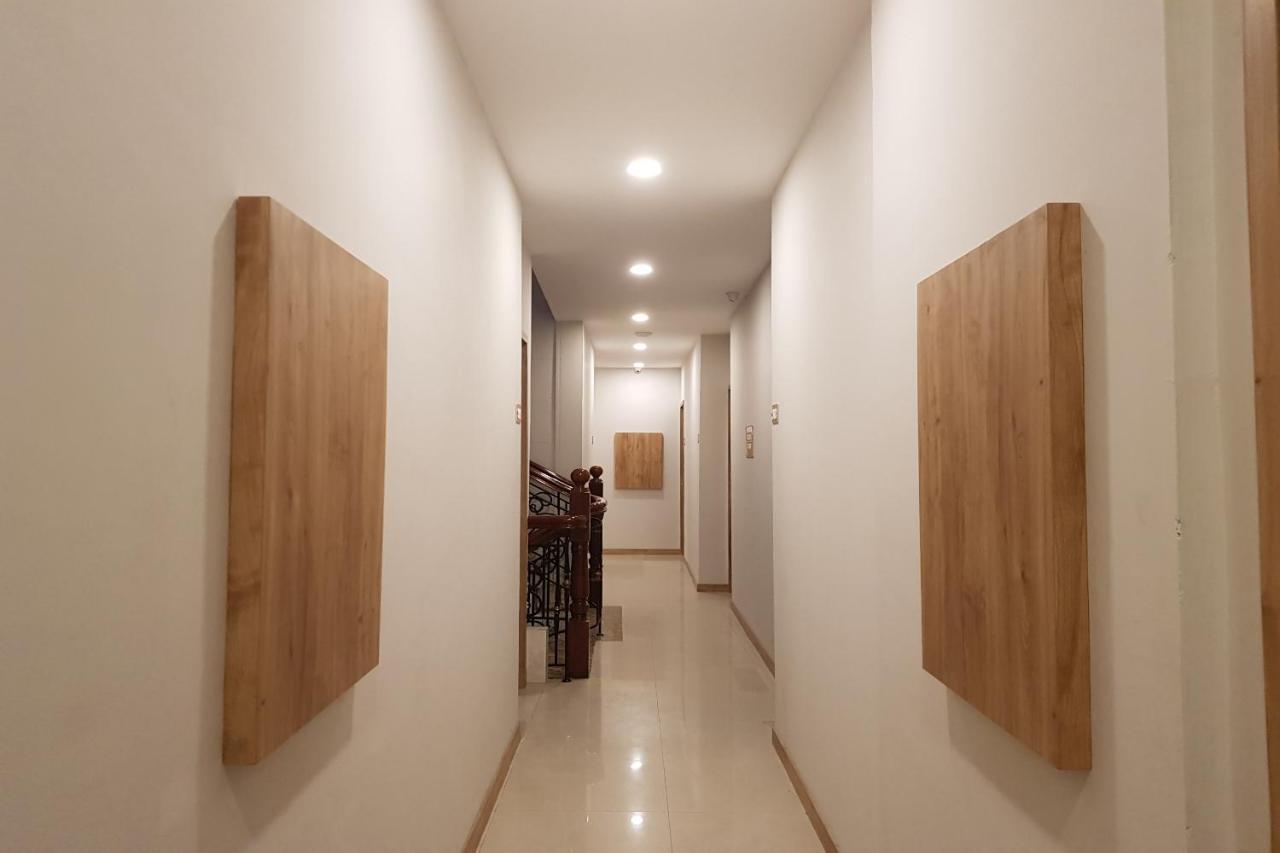 Oyo 90015 Platinum Guest House Медан Екстериор снимка