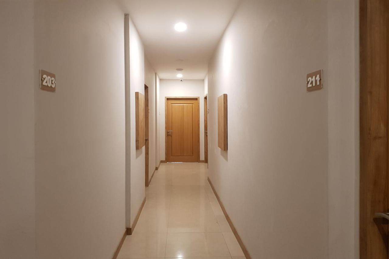 Oyo 90015 Platinum Guest House Медан Екстериор снимка
