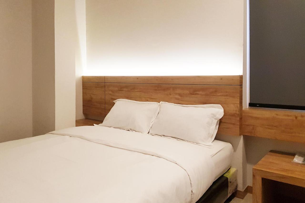 Oyo 90015 Platinum Guest House Медан Екстериор снимка